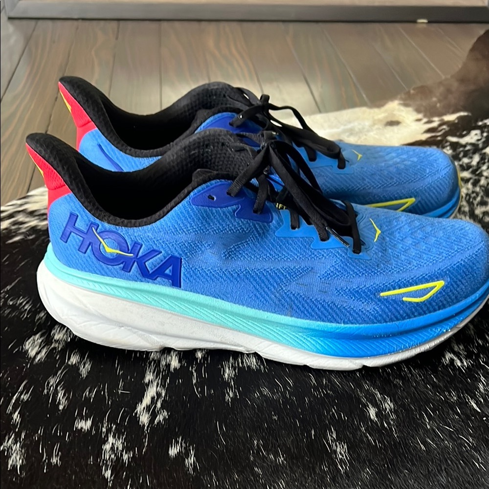 Hoka Men’s Clifton 9 Running Shoes